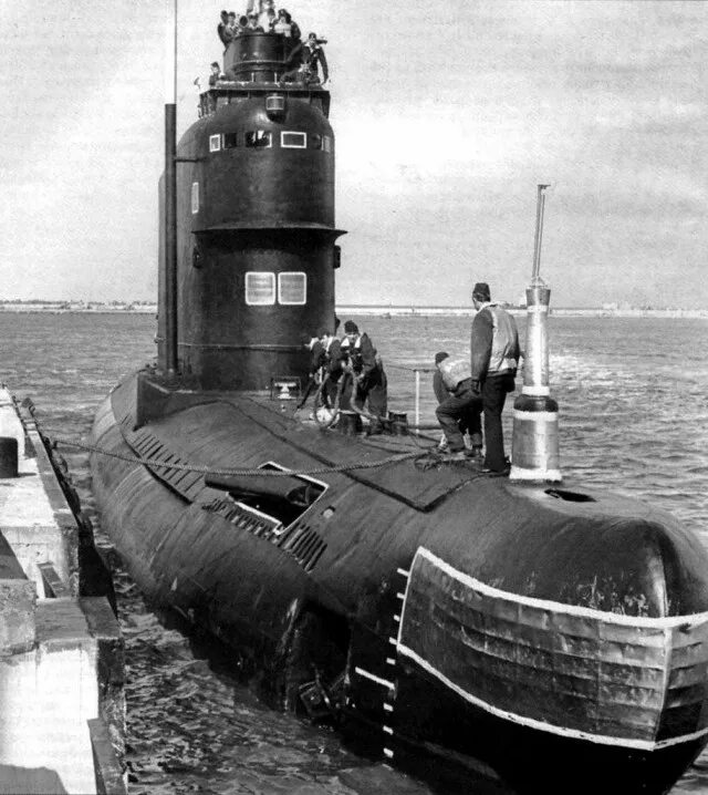 Первая электрическая подводная лодка. Подводная лодка «минога» (1909г. Подводная лодка дельфин 1904. Подводная лодка конца 19 века. Пл пр 629.