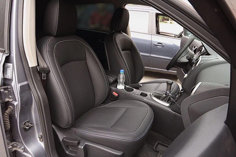 Кожаный салон qashqai j11. Сиденье nissan qashqai. Кашкай +2 сиденья. Nissan qashqai 2013 сидение. Сиденья ниссан кашкай.