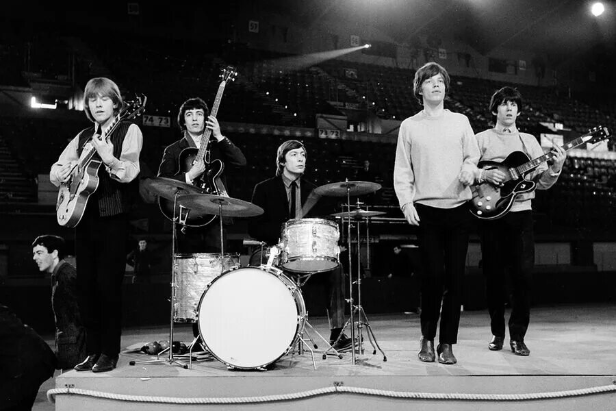 Will the roll. Группа the rolling stones. рок группа роллинг стоунз. роллинг стоунз 1964. группа роллинг стоунз 1962.