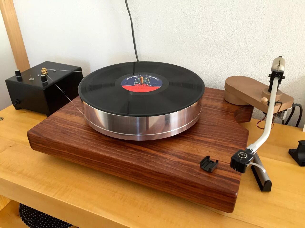 Вега 106 диск. Плинт для винилового проигрывателя. Проигрыватель винила thorens td 240-2. Thorens 124 проигрыватель винила. Pro-ject x-tension 12 evol.