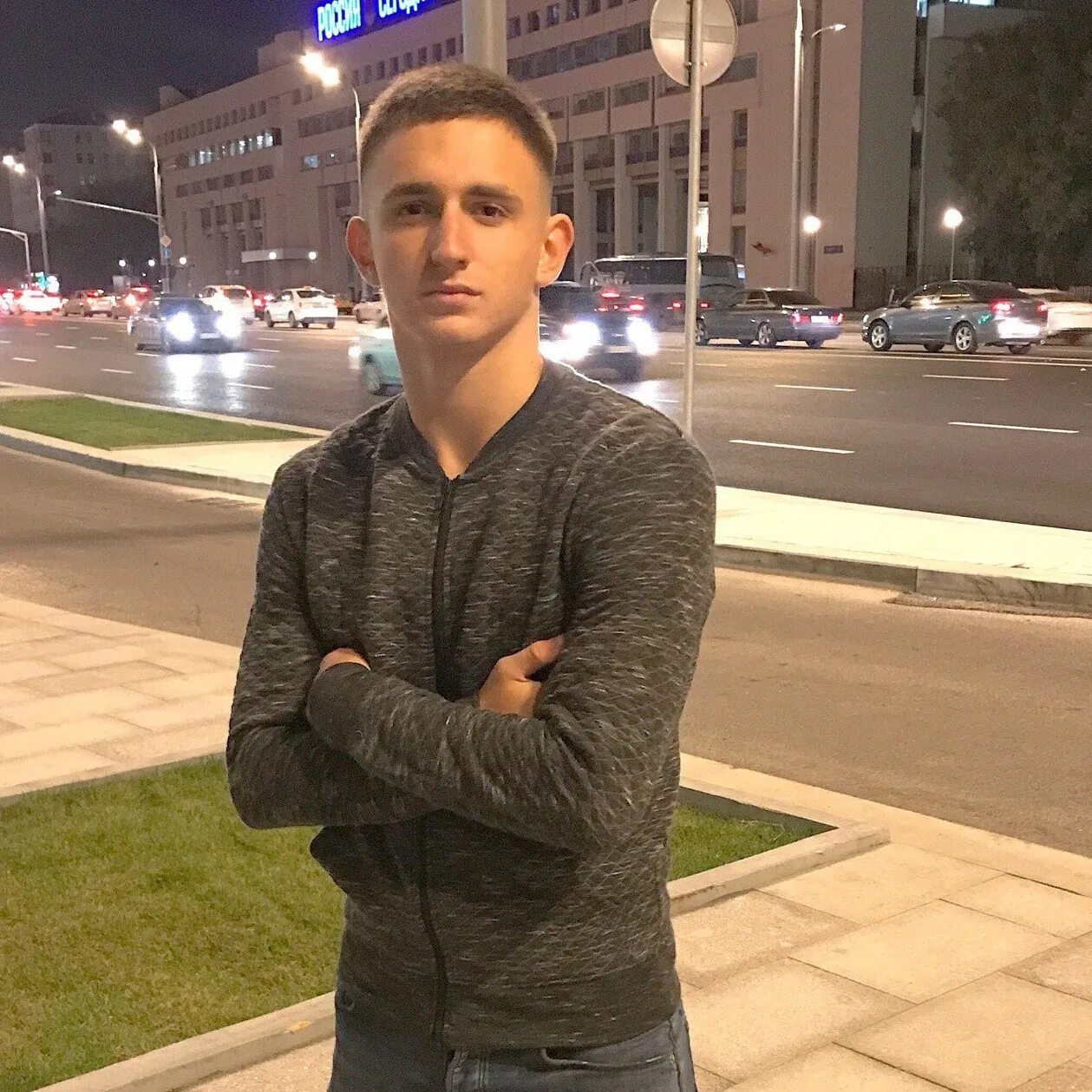 Tiktok-блогера даню милохина сбил велосипедист. Что случилось с блогером мишей. Что случилось с блогером мишей. Дтп на кутузовском проспекте 20. Литвин разбил бмв м8.