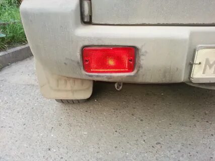 Туманка в задний бампер