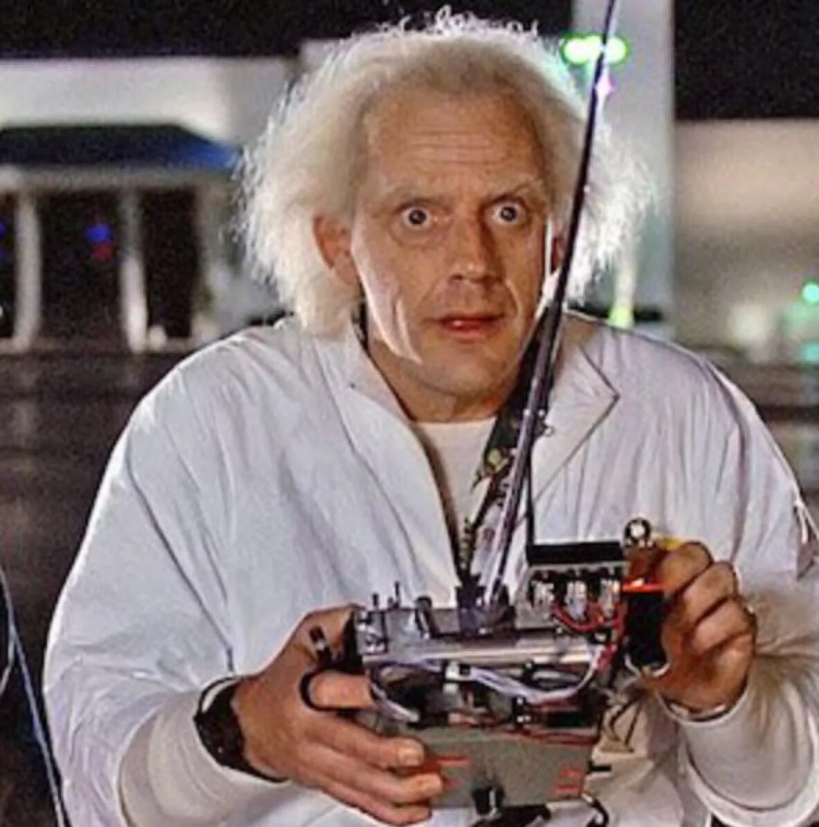 назад в будущее эммет браун кристофер ллойд. сумасшедший ученый. кристофер ллойд 1985. кристофер ллойд 1985. доктор эммет браун в очках.