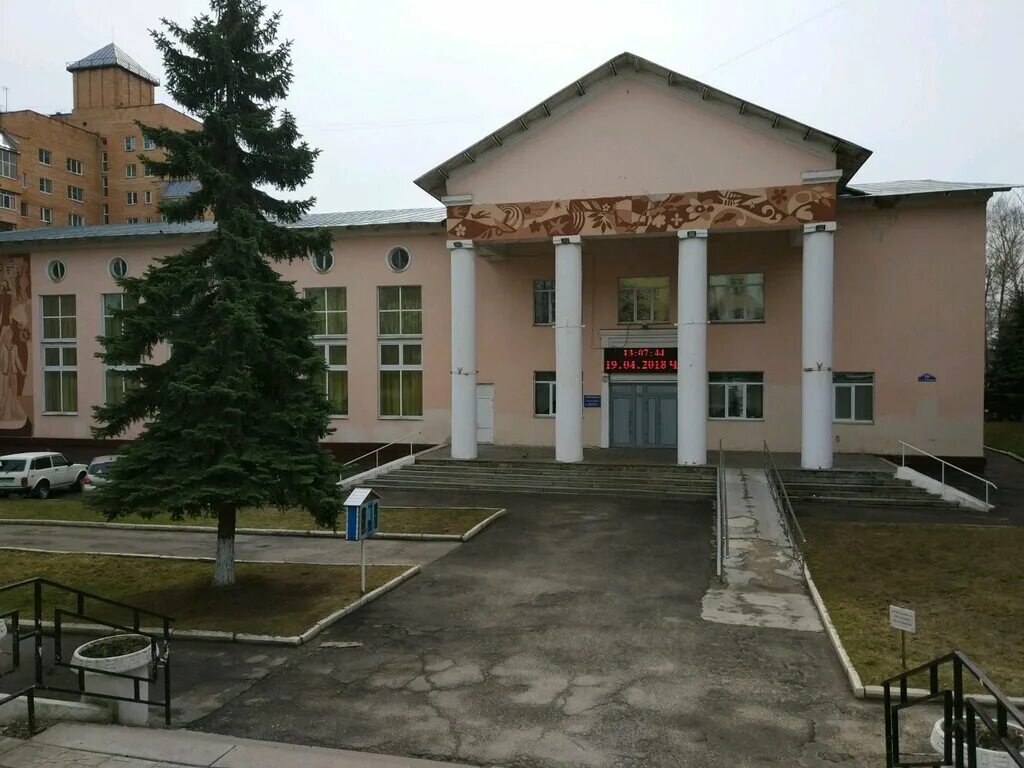 Молодежный центр речная 20. Службина 8 ступино. Восход химки. Молодежный центр реутов. Молодежный центр улица.