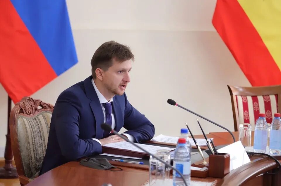 Отставка семенова. Комментатор сибири хоккей. Сенаторы от красноярского края. Отставка. Отставка семенова.
