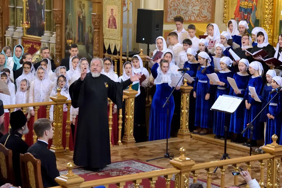 Песнопение божией. Хор Патриарших певчих Дьяков. Хор в церкви. Хор в православном храме. Хоровое пение в храме.