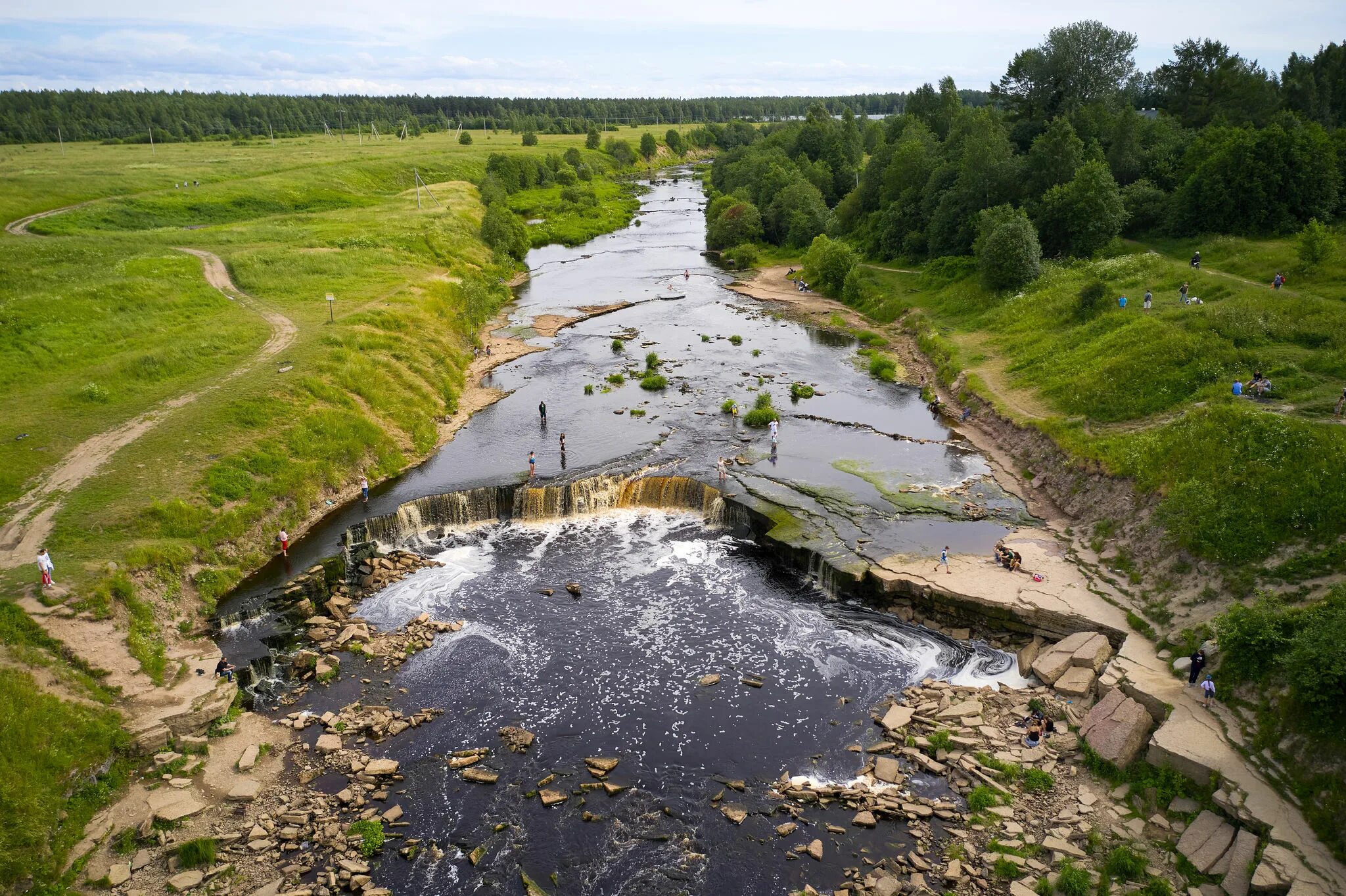 Река тосна. Водопад на реке Тосна. Река Тосна Ленинградская область. Река Тосна в Тосно. Тосненский водопад в Ленинградской области.