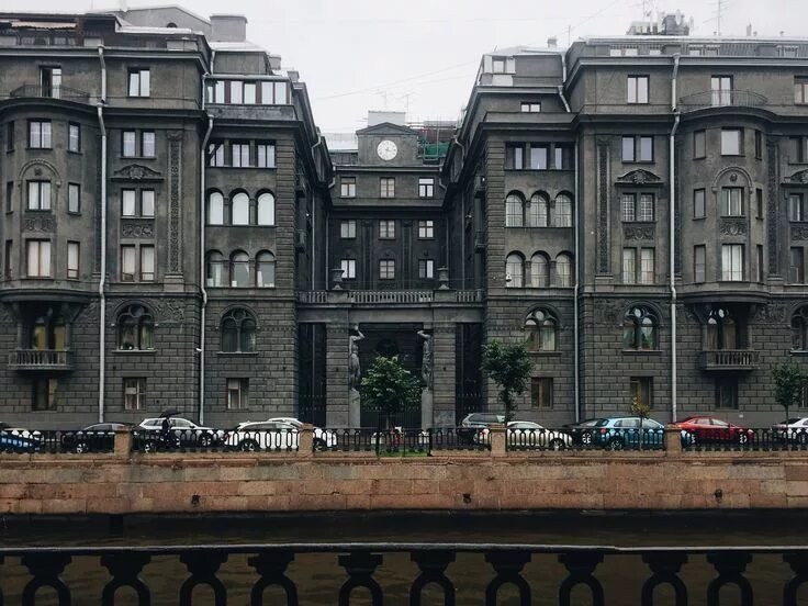 Фото дома где живет Rihanna from Celebrity Mega Mansions Mansions, Mega mansions, Celebrity mansions