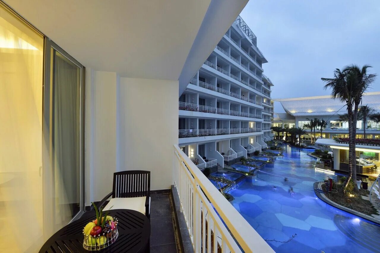 Хайнань отели 5 звезд. Отель palace resort yalong bay. Отель palace resort yalong bay. Отель yalong bay. Отель palace resort yalong bay.