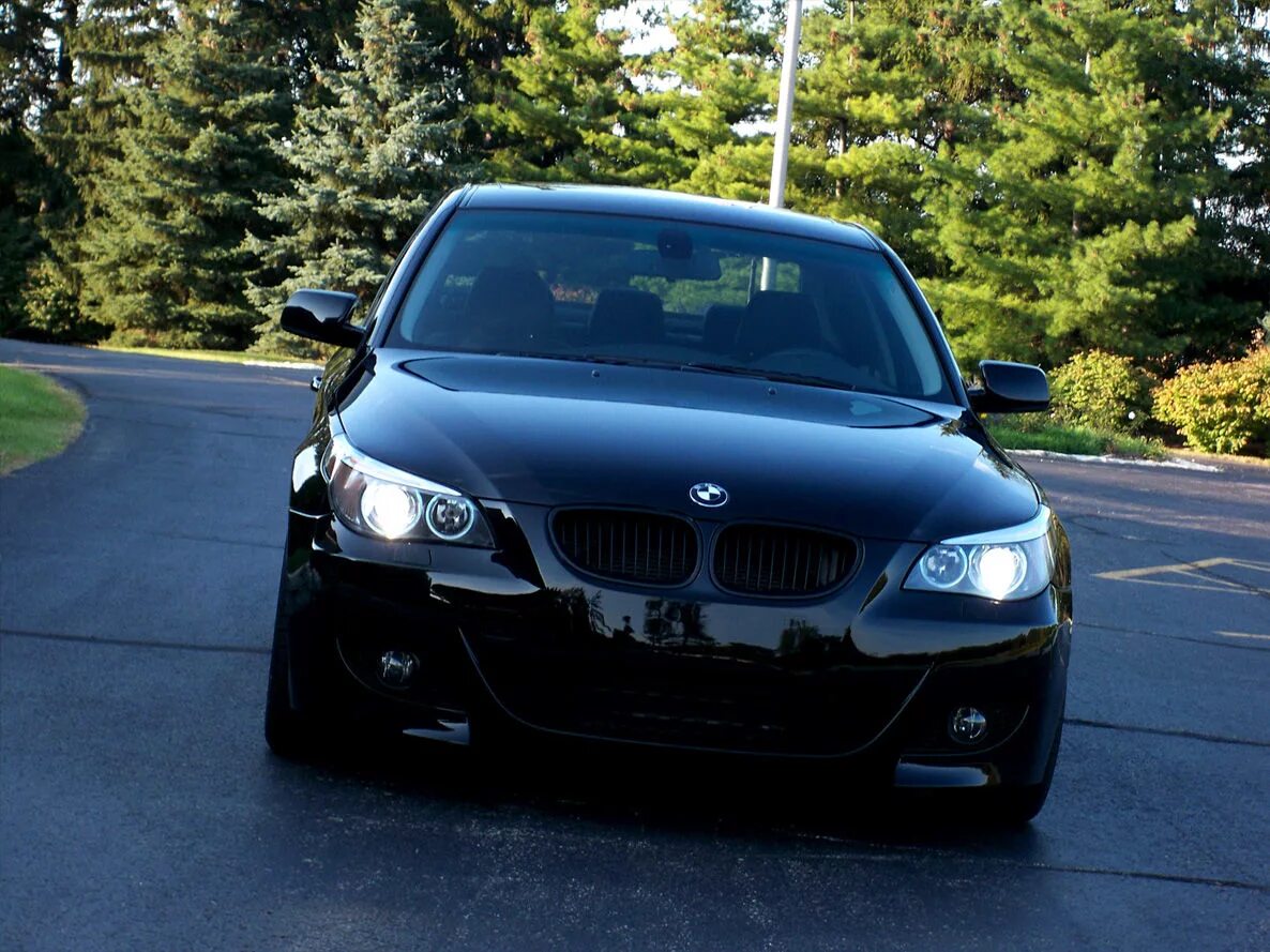 Бмв е60 черная. БМВ м5 е60. BMW e60 Black. БМВ м5 е60 черная. БМВ м5 е60 черная с переди.