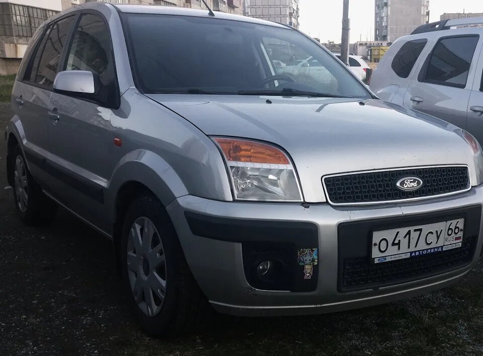 Купить б/у Ford Fusion I Рестайлинг 1.6 MT (101 л.с.) бензин механика в Москве: 