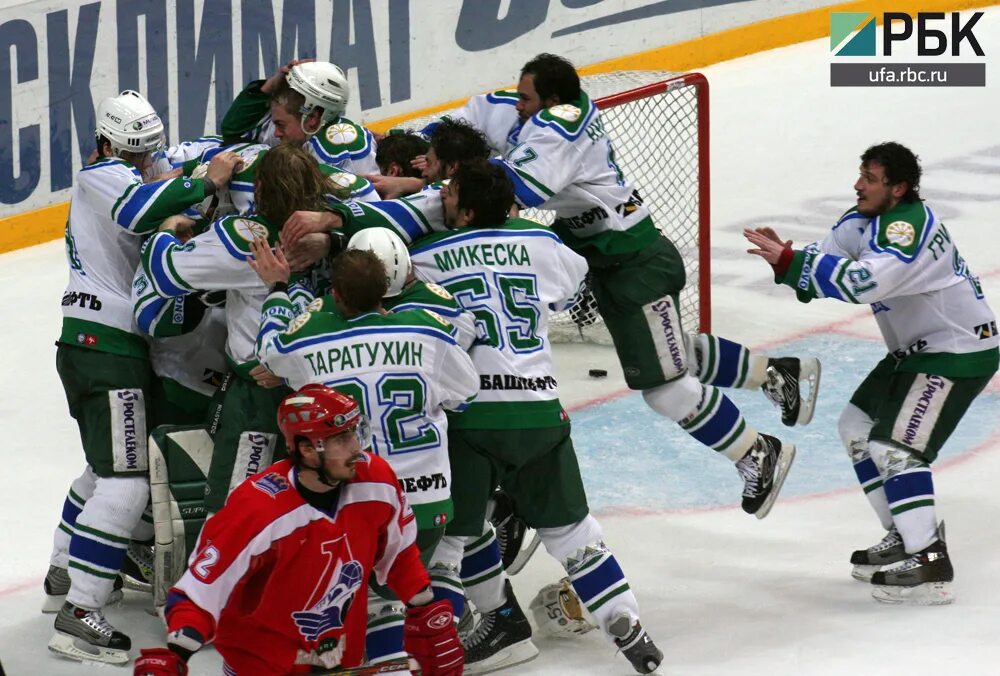 Локомотив Салават Юлаев 2008. Салават Юлаев чемпион 2008. Вратарь Салавата Юлаева 2008. Чемпионская Салават Юлаев 2007-2008. Группа салават юлаев