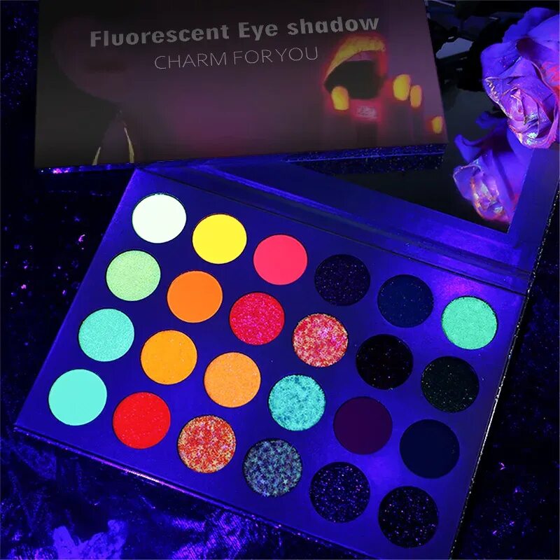 Палетка теней неон. Палетка UV Glow. Палетка Париса неон. Eyeshadow Palette 24 Colors. Палетка ярких теней