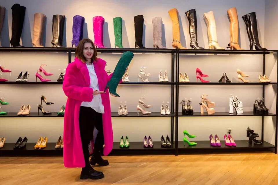 Бренды уличной одежды для мужчин. Бренды одежды из петербурга. Бренд молодежной одежды из питера. Конкурс магазин обуви. Бренд уличной одежды.