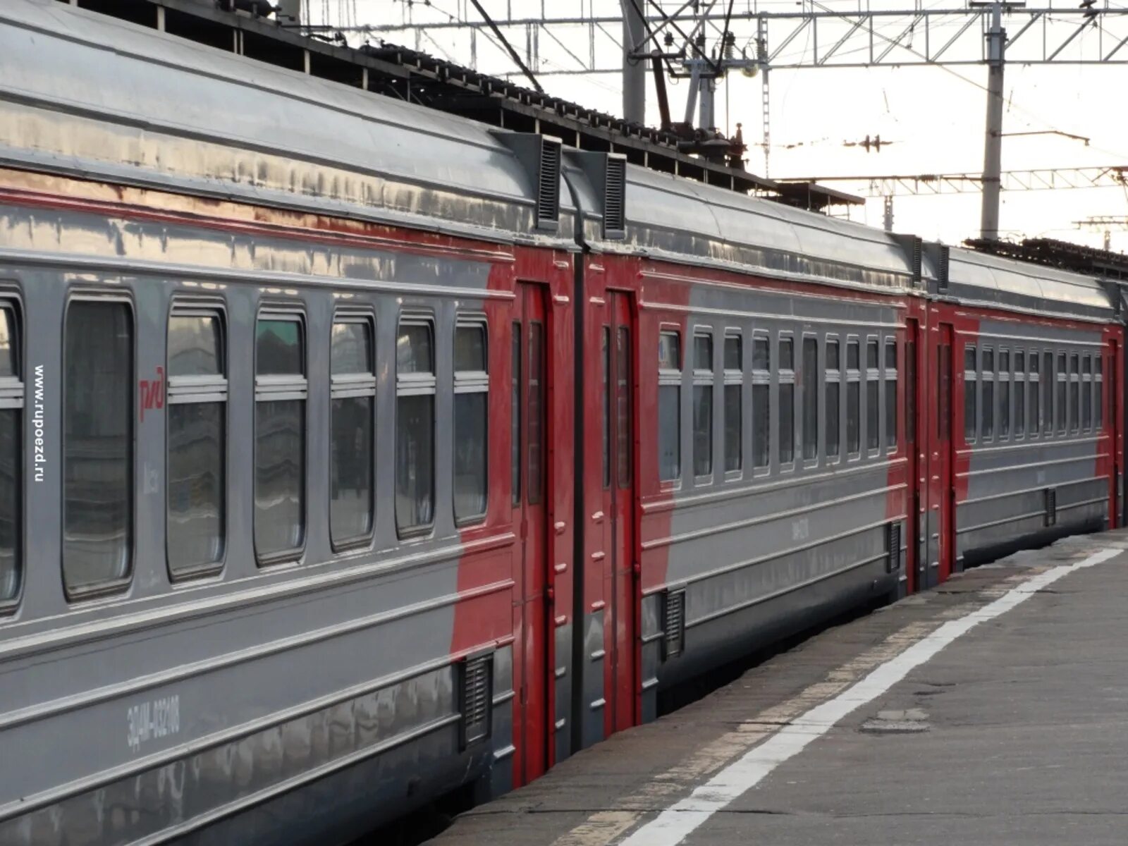 Вагоны пригородных поездов. Электричка. Вагон БАШППК. РЖД электрички Стерлитамака. Поезд Москва Уфа.