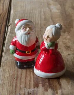 Vintage mr and mrs claus salt and pepper shakers