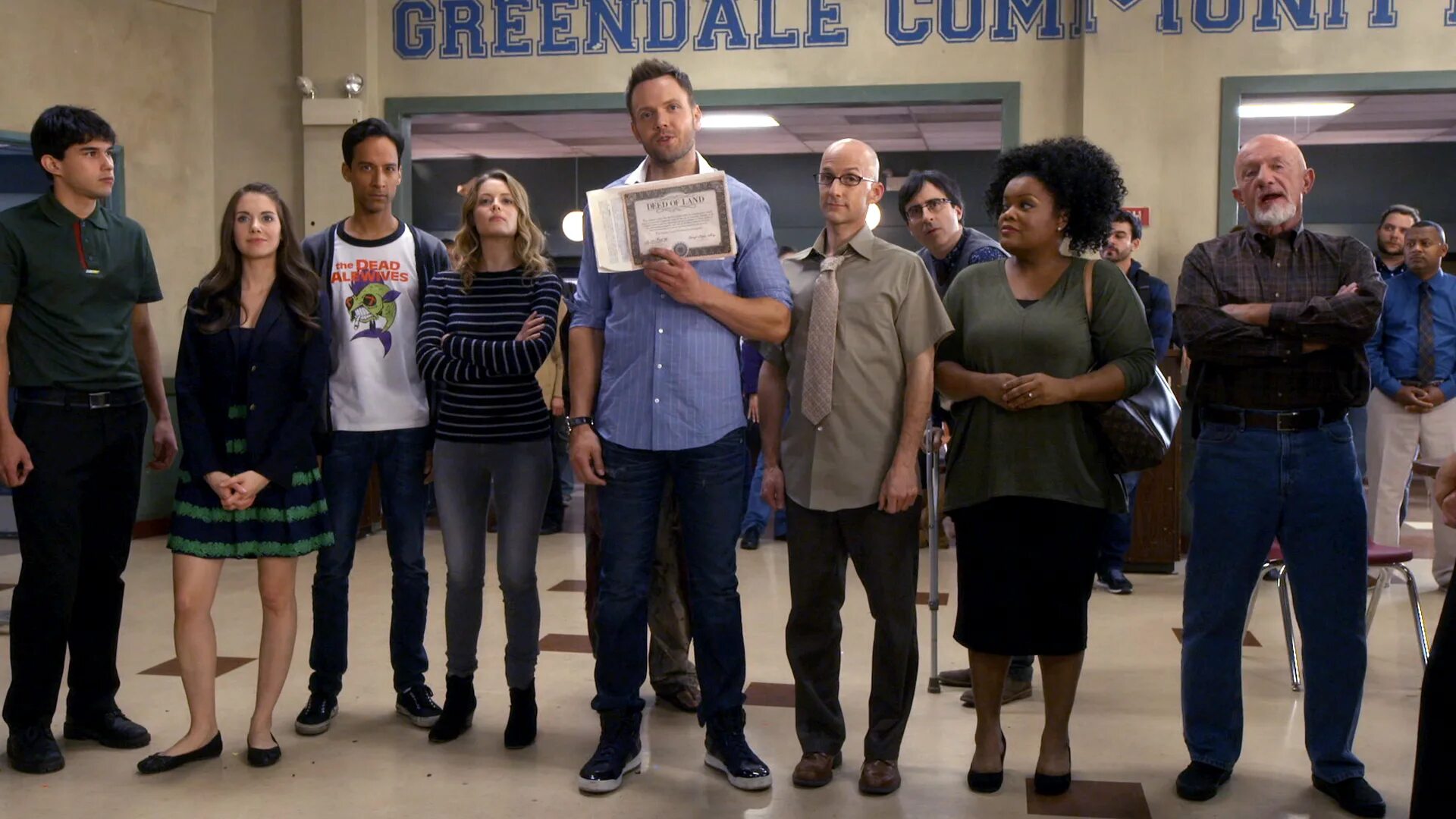 Community. Greendale сериал. Сообщество сериал Гриндэйл. Сообщество ситком. Гриндейл колледж.