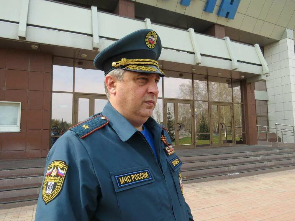 Пекшев мчс новосибирск. Сергей мчс новосибирска. Мчс новосибирск. Знамя в новоуральске мчс россии. Мчс 54 новосибирск.