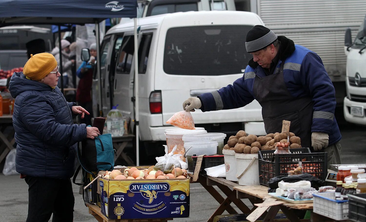 Работа во владивостоке свежие вакансии для женщин. Ярмарка. Ярмарка продукции. Фермерская ярмарка. Крестьянская ярмарка.