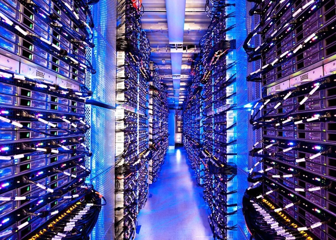 Гугл хранилище. Самые большие сервера в мире. Самый большой Дата центр в мире. Энергоэффективность серверов. Сервер синего цвета.