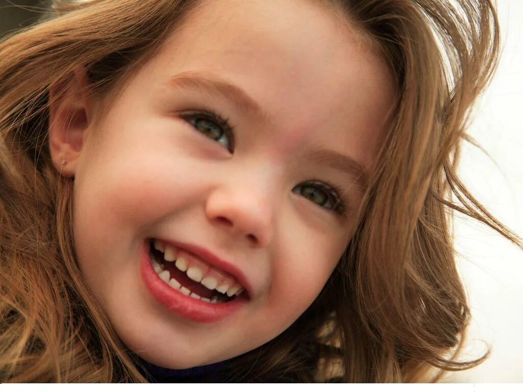 Smiley little kids. Милые человечки смайлиюы. Смайлик букетик. Пони пинки пай смайл. Улыбчивый смайлик.