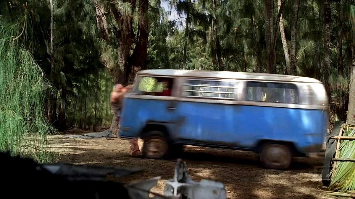 Хьюго остаться в живых. Автобус volkswagen остаться в живых. Хьюго lost. Остаться в живых машина. Остаться в живых машина.