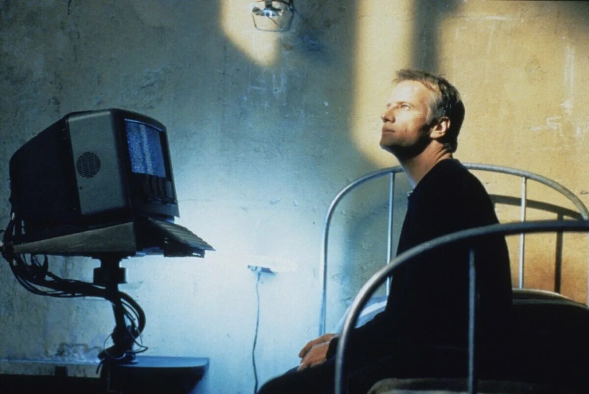 Нирвана габриэль сальваторес. Нирвана кристофер ламберт. Нирвана фильм кристофер ламберт. Нирвана фильм кристофер ламберт. Нирвана габриэль сальваторес.