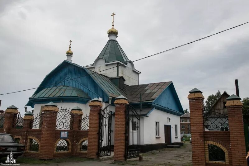 Село болотное. Храм в Болотном Новосибирской области. Церковь Михаила в Болотном Новосибирской. Храм Михаила Архангела Болотное. Болотное Новосибирская область площадь.