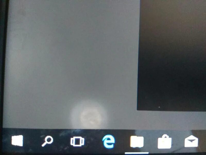 На телефоне появилось черное пятно на экране. Белые точки на экране. Белые точки на экране телевизора. Белые точки на мониторе. Светлые пятна на мониторе.