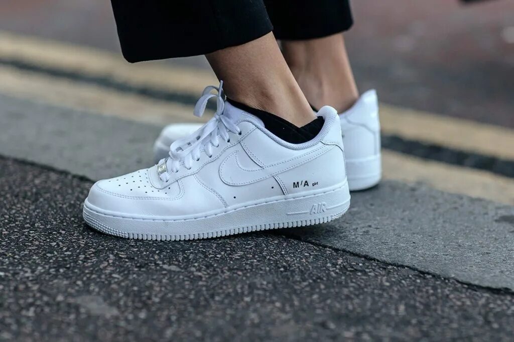 Air Force 1 Low CMFT. Самые удобные кроссовки для повседневной носки. Топ 5 самых удобных кроссовок. Comfort Sneakers. Топ удобных кроссовок