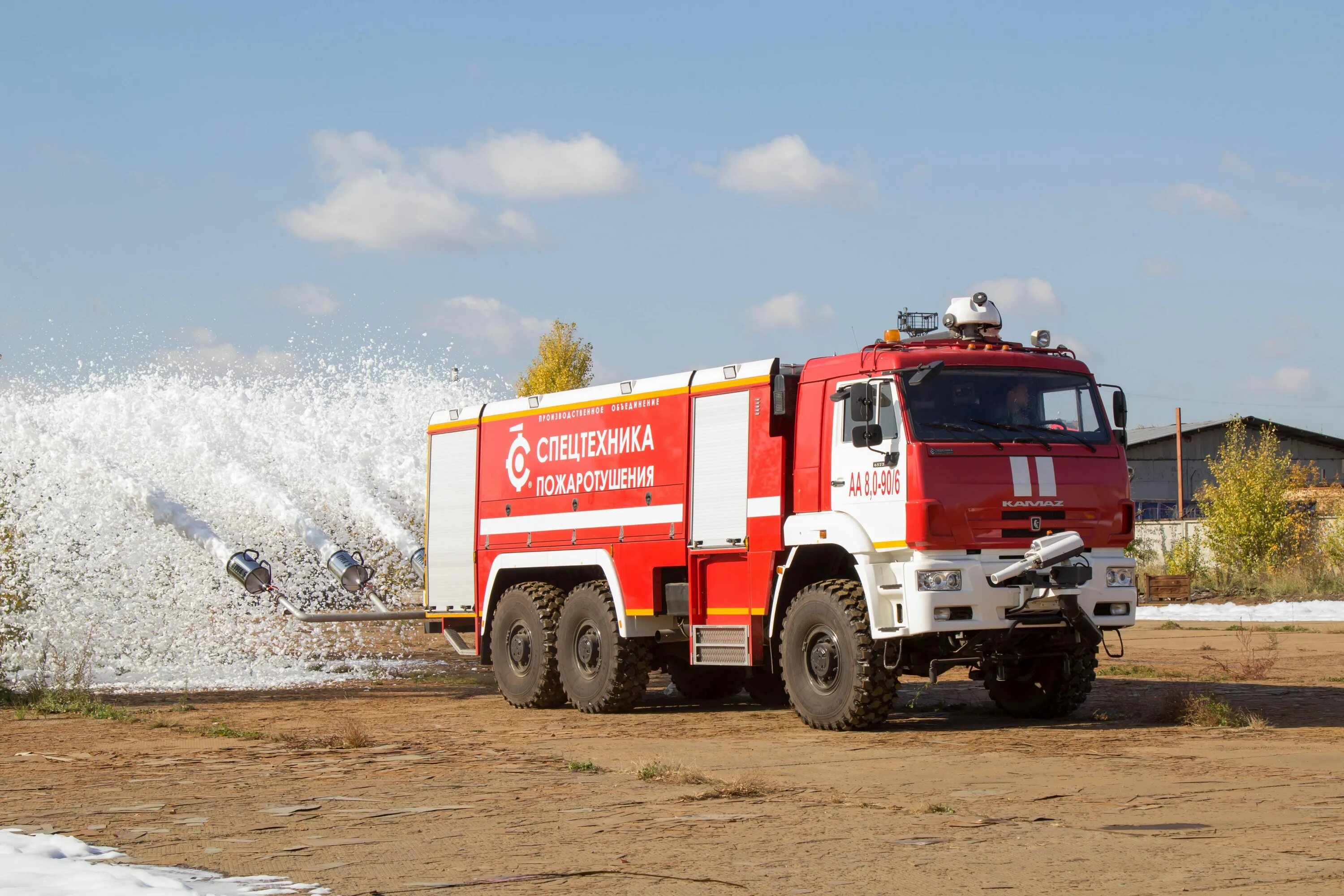 Пожарный автомобиль подача воды. Пожарный КАМАЗ 43118. АЦ-6.0-40 КАМАЗ-43118. КАМАЗ АЦ 53213. Пожарный автомобиль КАМАЗ 43118 АЦ-6.0.