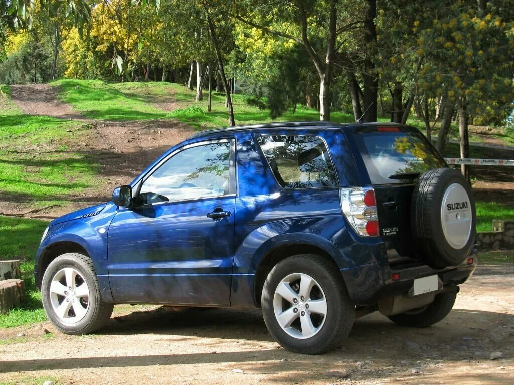 Купить 3 дверную сузуки гранд витара. Сузуки Гранд Витара 3 дверная. Suzuki Grand Vitara 3 Door. Suzuki Grand Vitara 3 двери. Судзуки Гранд Витара 3х дверная.