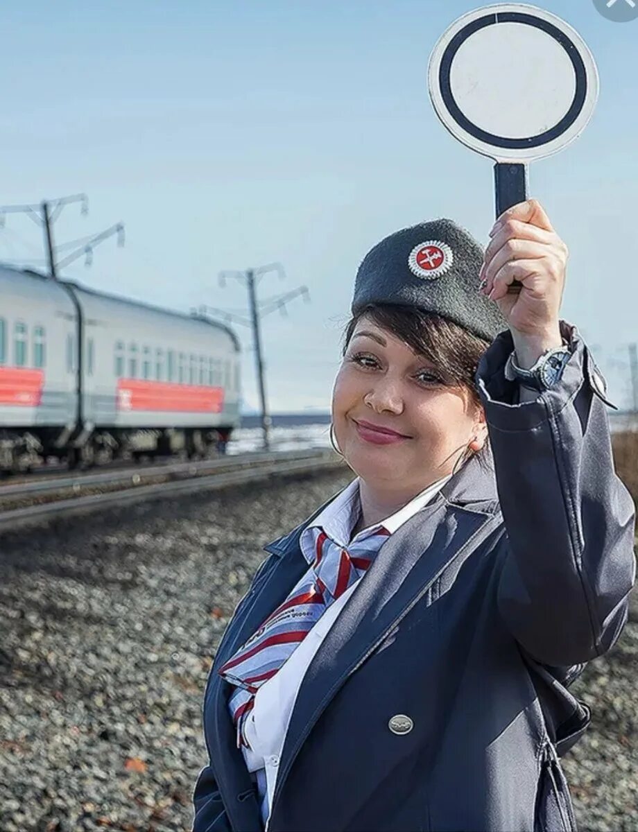 Как называется железнодорожник. Форма начальника поезда ржд. Как называется железнодорожник. Как называется железнодорожник. Джд нижний новгород паровоз.