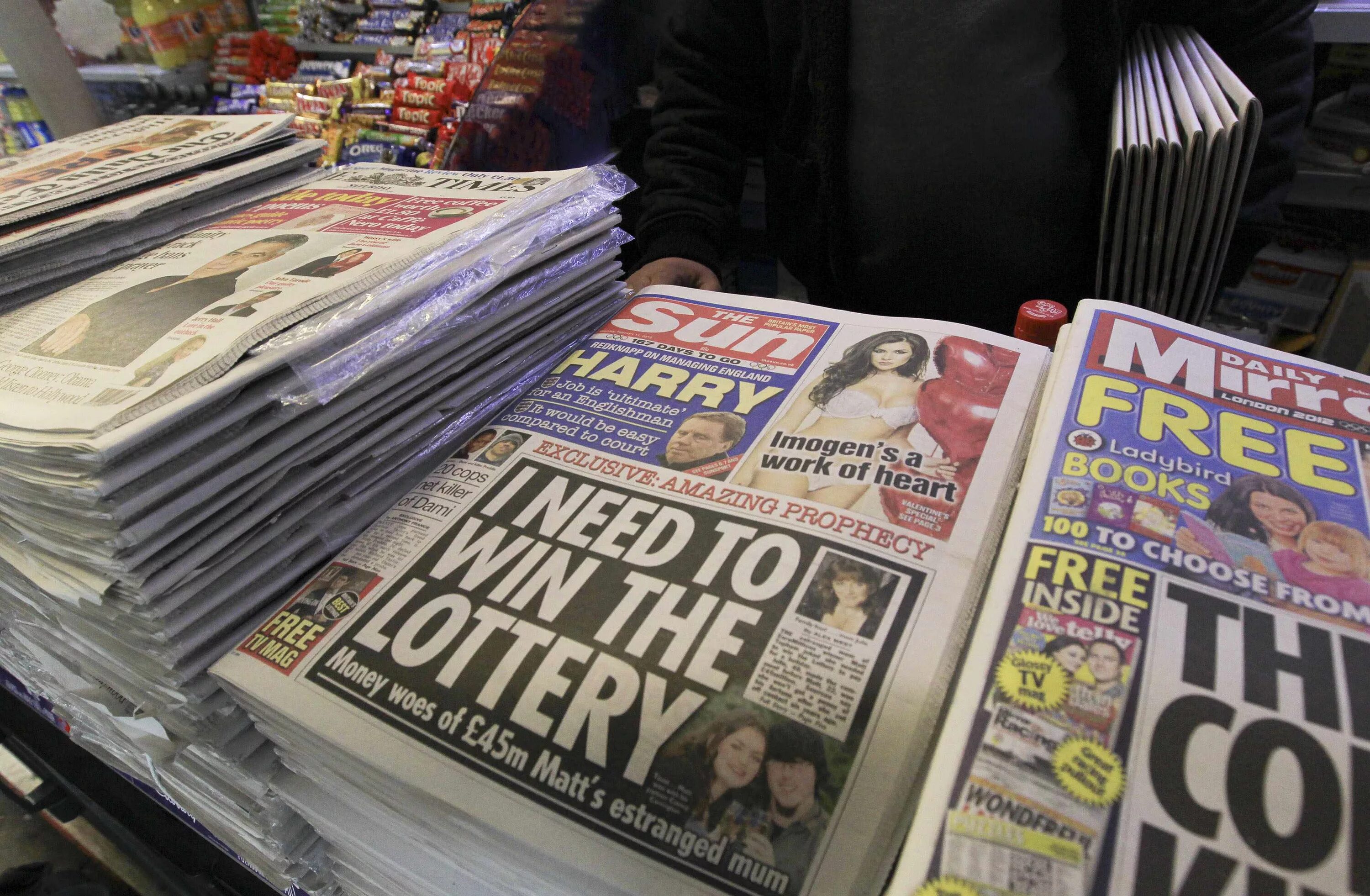 Британские газеты. Газеты великобритании. Заголовки газет на английском. Гардиан британская газета. Пресса британии.