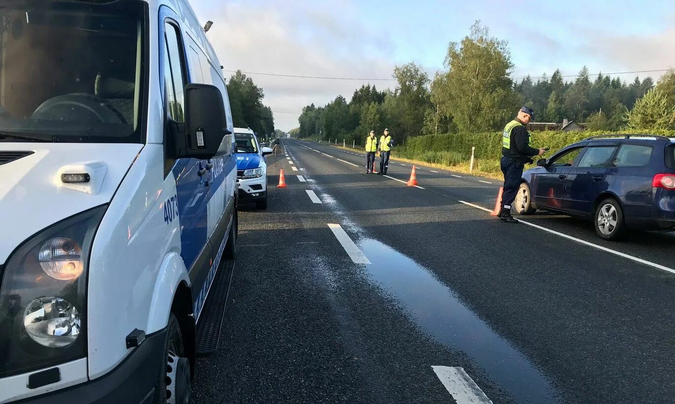 Что творится на дорогах. Дороги Эстонии. Дуют все полиция Эстония.