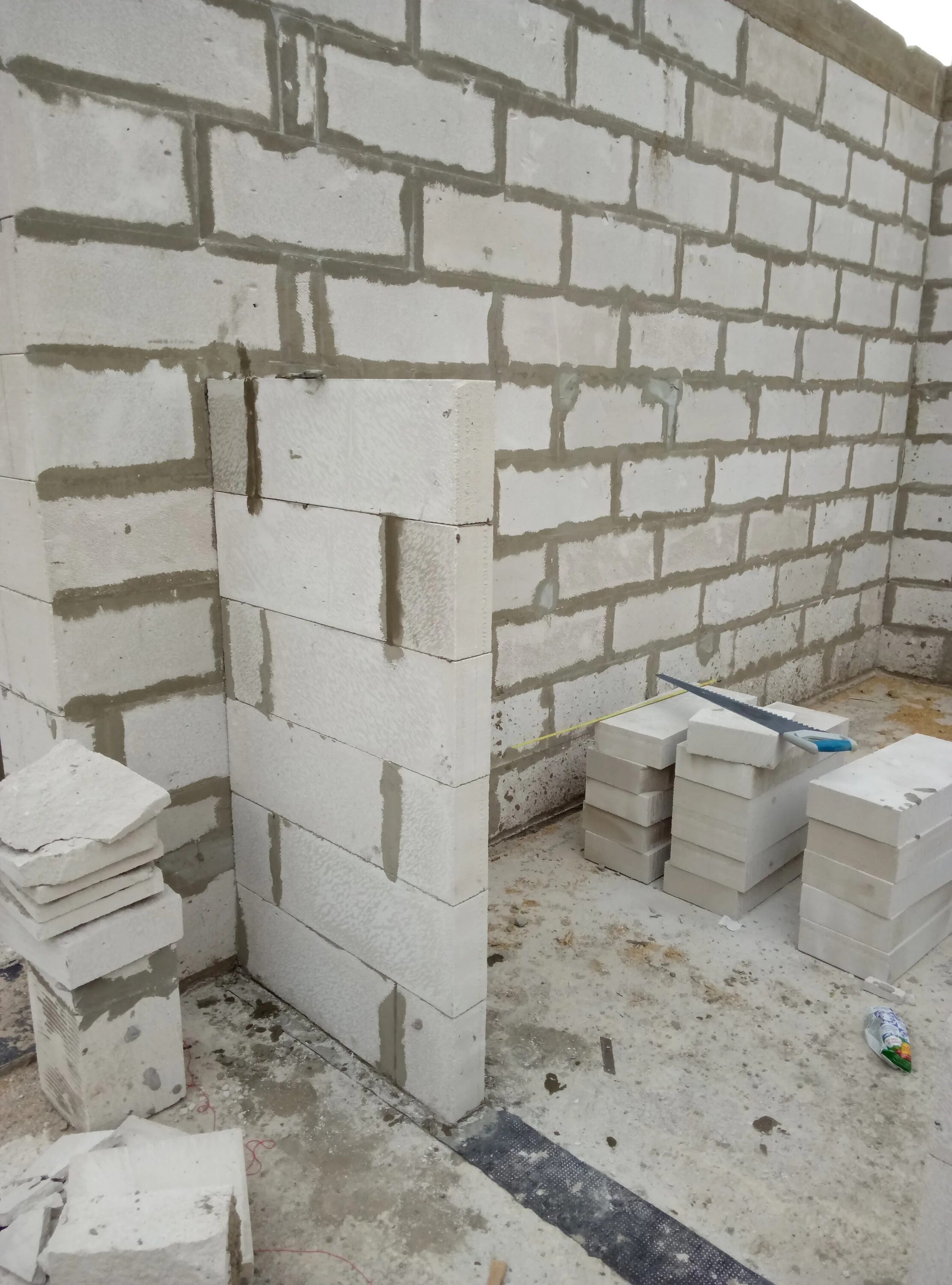Стена из газоблока. Газобетонный перегородочный блок d500 625х100х250. Блок газобетонный 600 250 70. Перегородочный блок газобетон 100. 100мм газобетон перегородка из газобетонных блоков 100 мм.