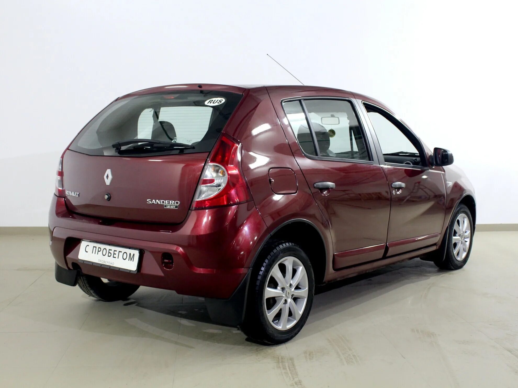 Рено сандеро 1.4 купить. Рено Сандеро 2014. Сандеро 1.6. Renault Sandero 1. Renault Sandero 1.6.