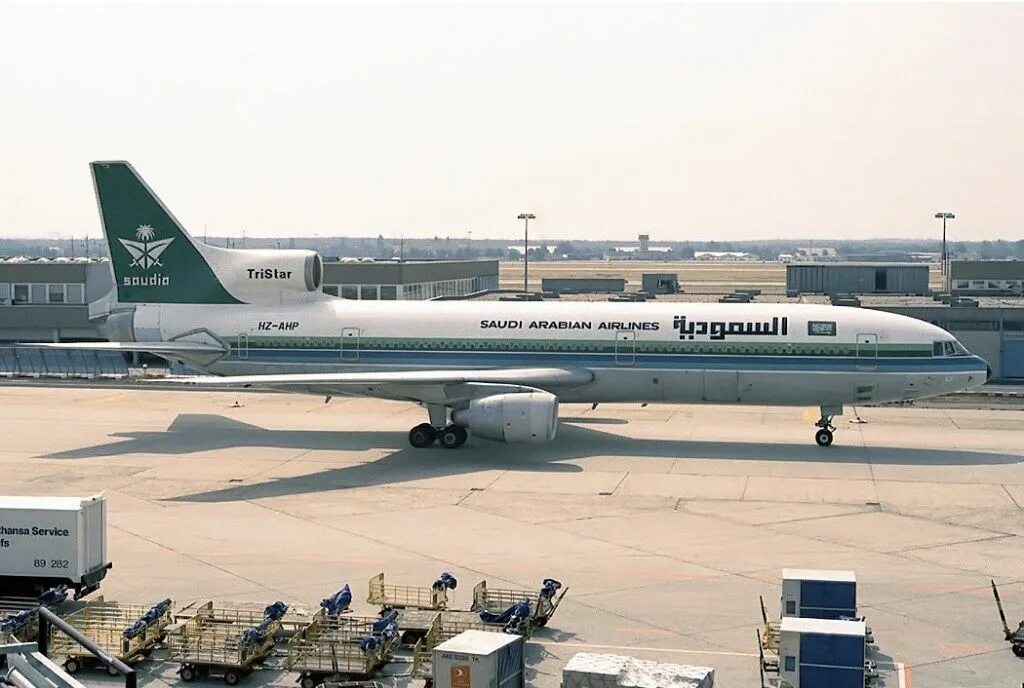 L 1011 в эр рияде. Lockheed l-1011 tristar saudia. lockheed l-1011-385-1 tristar. l 1011 tristar салон. l1011-200.