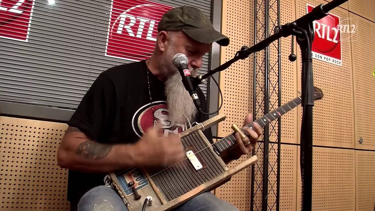 Old dog new tricks. Seasick Steve. Тяжелый блюз. Seasick Steve - can u Cook? (2018). Гитарист Стив блюз рок фестиваль Seasick.