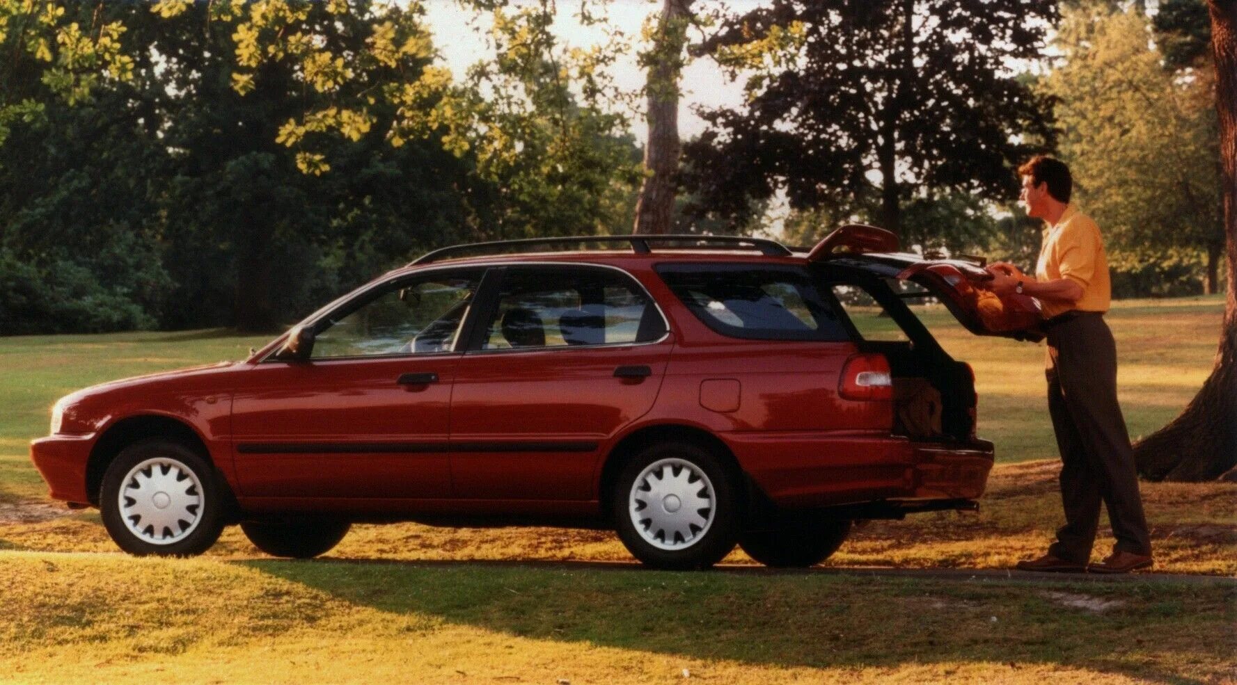 Suzuki baleno 1995 - 2002 i универсал. Suzuki esteem 1995. Сузуки балено 1995. Судзуки балено. Сузуки балено 2001.