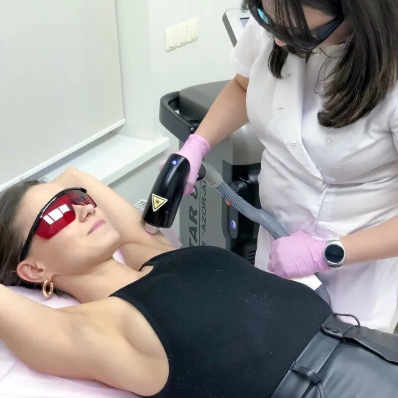 La chance лазерная эпиляция в москве. Шугаринг картинки. Требуются модели на восковую депиляцию. Шапка для вк тема депиляция. Совермед киров логотип.