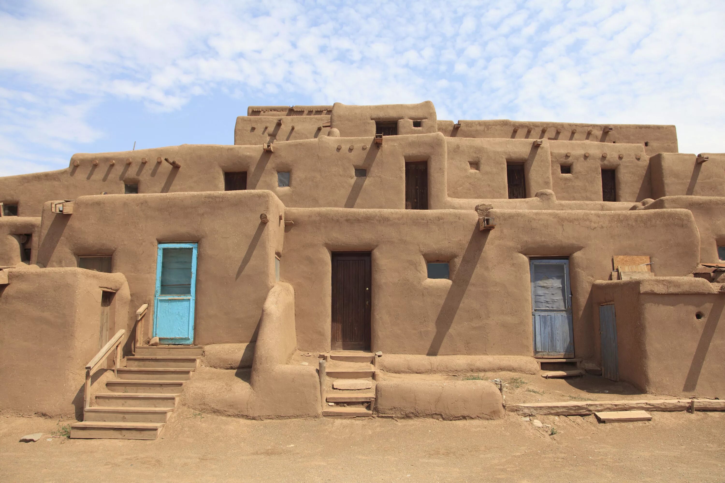 Ancient houses. Таос-Пуэбло. Архитектура древнего Египта глинобитные дома. Таос Пуэбло в Нью. Пуэбло архитектура.