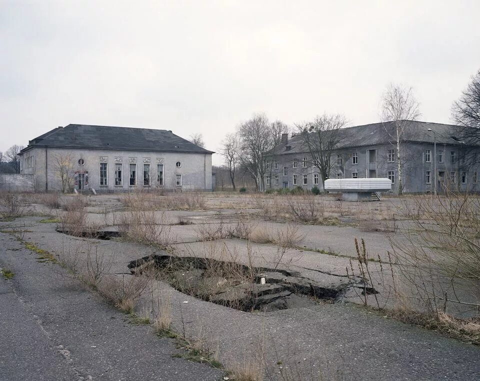 Гарнизон крампниц гсвг. Крампниц германия военный городок. Потсдам германия крампниц. Школа в военном городке крампниц германия. Гсвг потсдам крампниц.