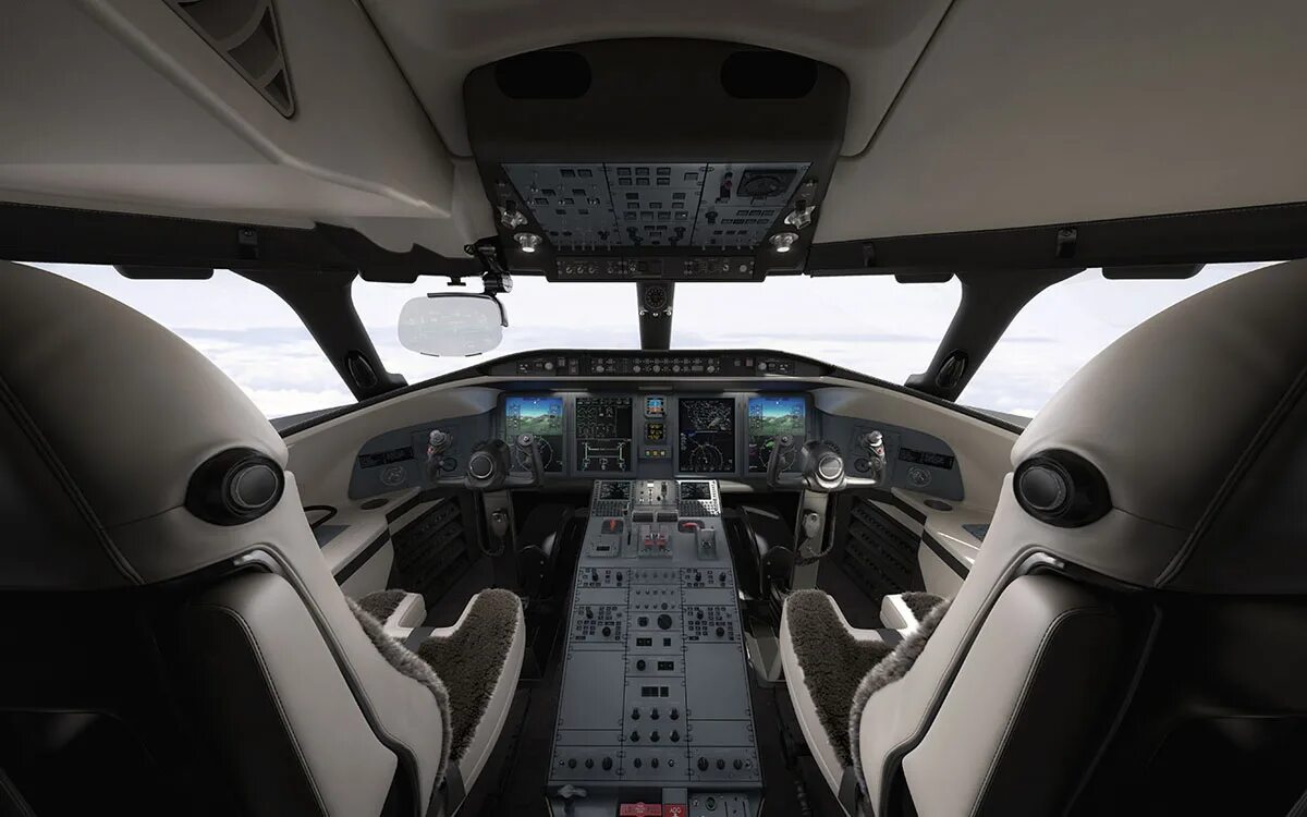 Bombardier 650. Challenger 650 Cockpit. Challenger 650 самолет. Бомбардир Challenger 650. Бомбардье Челленджер 650.