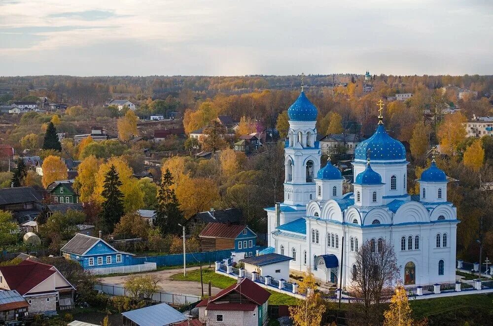 Население города торжок. Торжок. Торжок город. Город Торжок Тверская область. Храм Архангела Михаила Торжок.