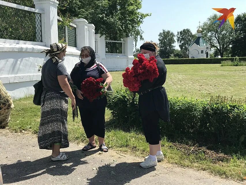 Похороны Сергея Захарова Ефремов. Могила Сергея Захарова погибшего в ДТП С Ефремовым. Похороны Сергея Захарова.