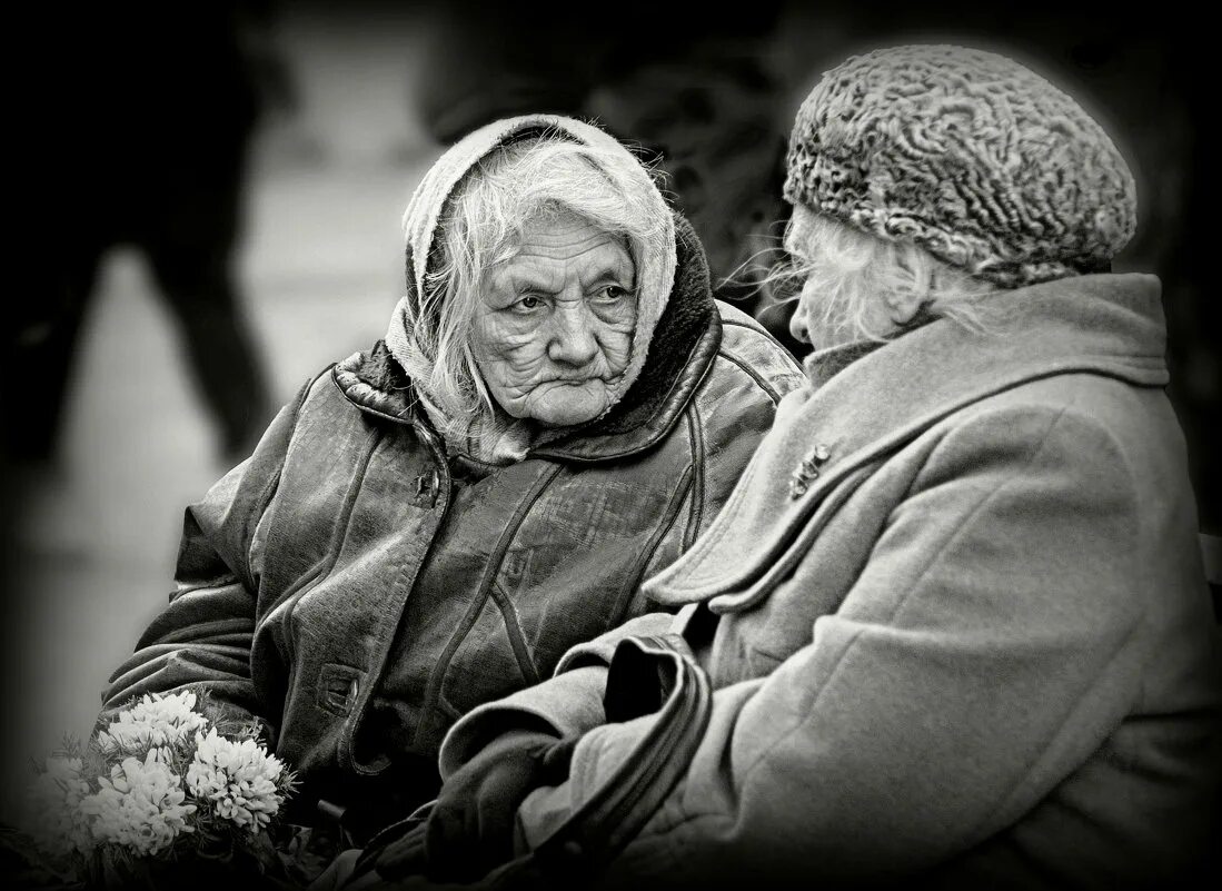 картина молодость и старость. к чему снится парень. к чему видеть старых знакомых. стареющая картина женщина. к чему снятся старые друзья.