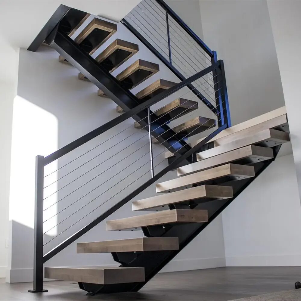 Профильная лестница на второй этаж. Лестница на 2 этаж на монокосоуре. Лестница монокосоур двухмаршевая. Лестница на монокосоуре из металла. Лестница на монокосоуре 180 градусов.