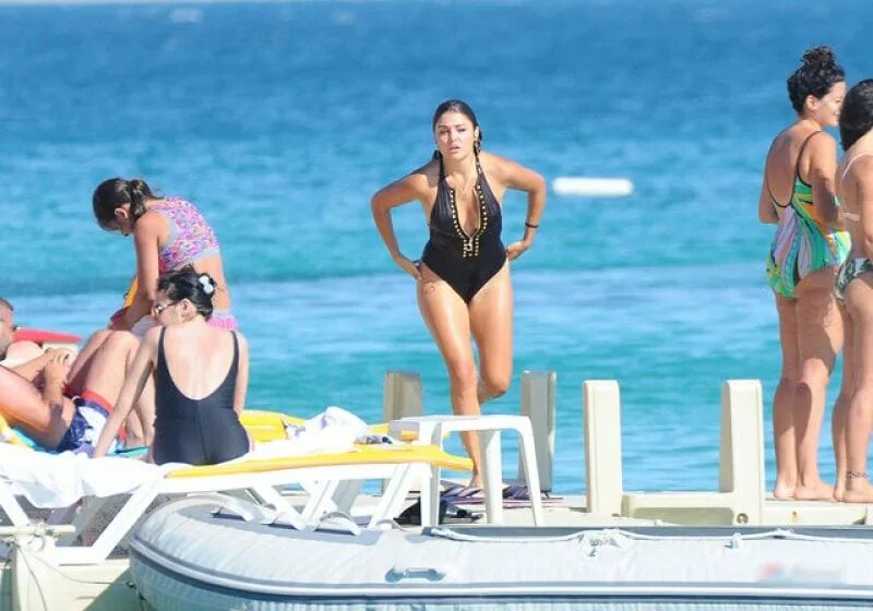 ханде эрчел рост и вес. ханде эрчел толстая. ханде эрчел. ханде эрчел вес сейчас. ханде эрчел 2020.