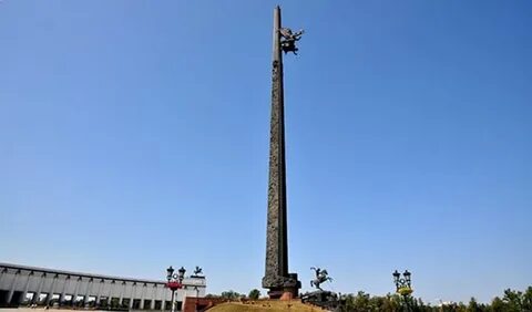 Поклонная гора памятник победы